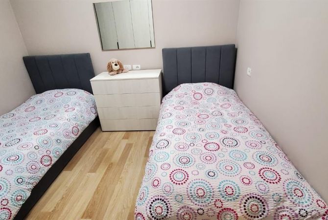 Shtepi ne shitje Apartament ne Tirane, 2+1, Mobilimi E mobiluar, Pagesa 110,000  Euro.