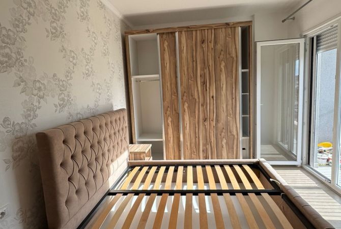 Shtepi me qera Apartament ne Tirane, 2+1, Mobilimi E mobiluar, Pagesa 500  Euro.