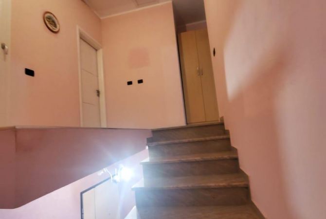 Shtepi ne shitje 3+1 ne Tirane - 370,000 Euro
