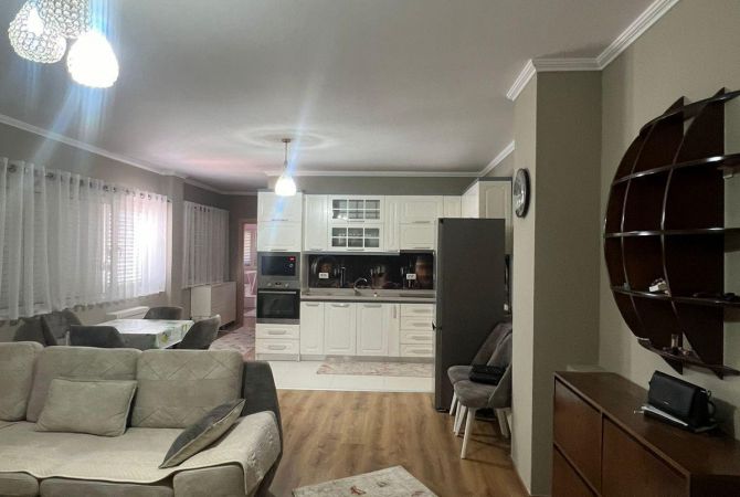 Shtepi me qera 2+1 ne Tirane - 800 Euro