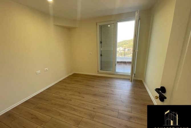 Shtepi ne shitje Apartament ne Tirane, 3+1, Mobilimi Bosh, pa mobiluar, Pagesa 190,000  Euro.
