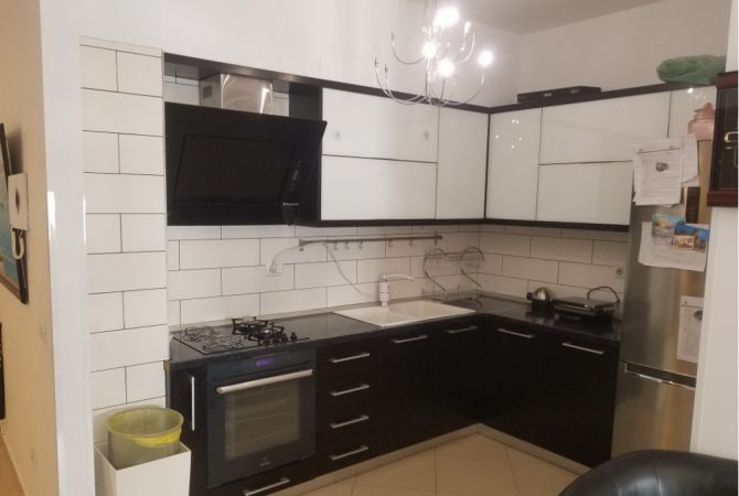 Shtepi me qera Apartament ne Tirane, 2+1, Mobilimi E mobiluar, Pagesa 600  Euro.