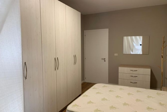 Shtepi ne shitje Apartament ne Tirane, 1+1, Mobilimi Bosh, pa mobiluar, Pagesa 105,000  Euro.