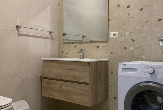 Shtepi ne shitje Apartament ne Tirane, 1+1, Mobilimi Bosh, pa mobiluar, Pagesa 105,000  Euro.