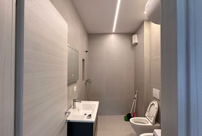 Shtepi me qera Apartament ne Tirane, 2+1, Mobilimi E mobiluar, Pagesa 80,000  Leke.