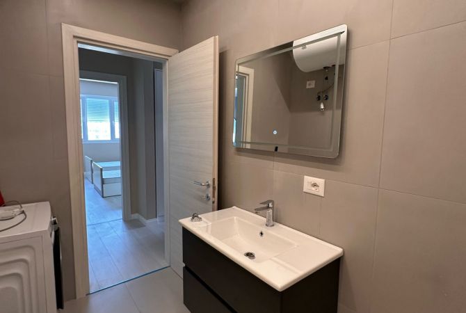 Shtepi me qera Apartament ne Tirane, 2+1, Mobilimi E mobiluar, Pagesa 80,000  Leke.