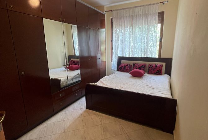 Shtepi ne shitje Apartament ne Tirane, 1+1, Mobilimi E mobiluar, Pagesa 79,000  Euro.
