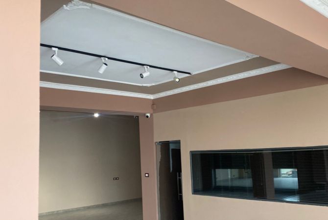 Ambjent biznesi me qera 4+1 ne Tirane - 3,500 Euro