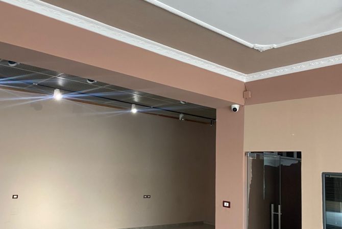 Jepet Magazina me qera ne Astir