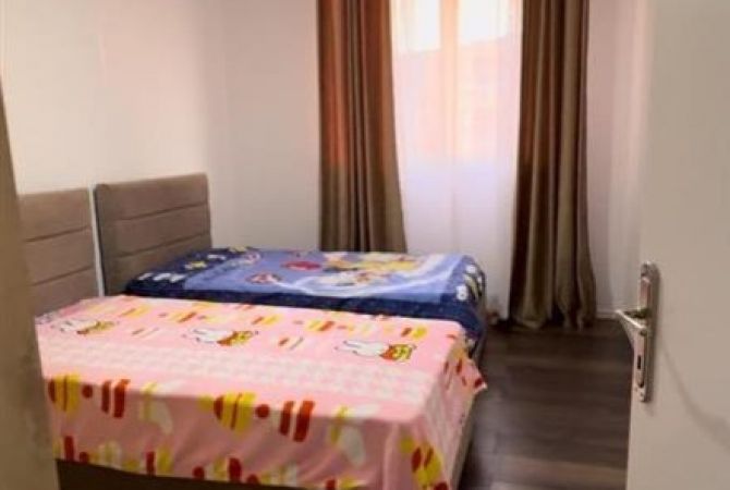 Shtepi me qera Apartament ne Tirane, 2+1, Mobilimi E mobiluar, Pagesa 450  Euro.