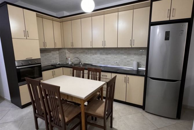 Shtepi me qera 1+1 ne Tirane - 35,000 Leke