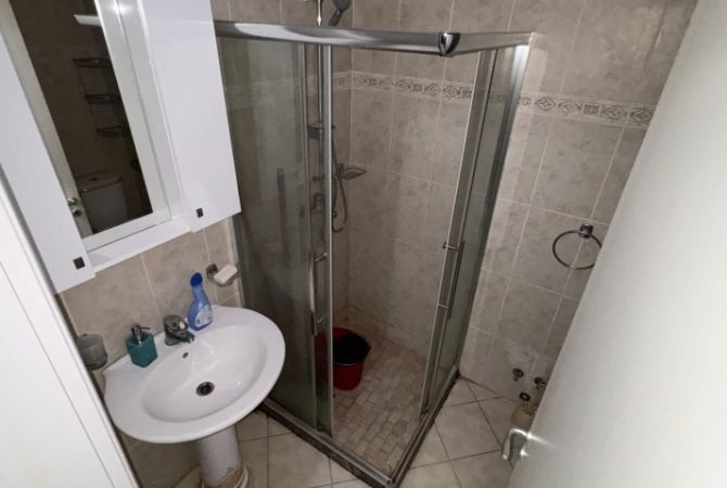 Shtepi me qera Apartament ne Tirane, 1+1, Mobilimi E mobiluar, Pagesa 35,000  Leke.