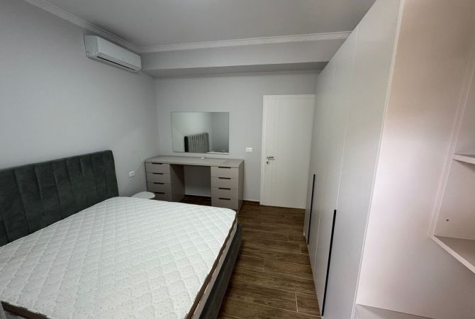 Shtepi me qera Apartament ne Tirane, 1+1, Mobilimi E mobiluar, Pagesa 400  Euro.
