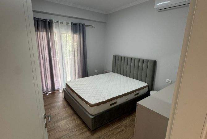 Shtepi me qera Apartament ne Tirane, 1+1, Mobilimi E mobiluar, Pagesa 400  Euro.