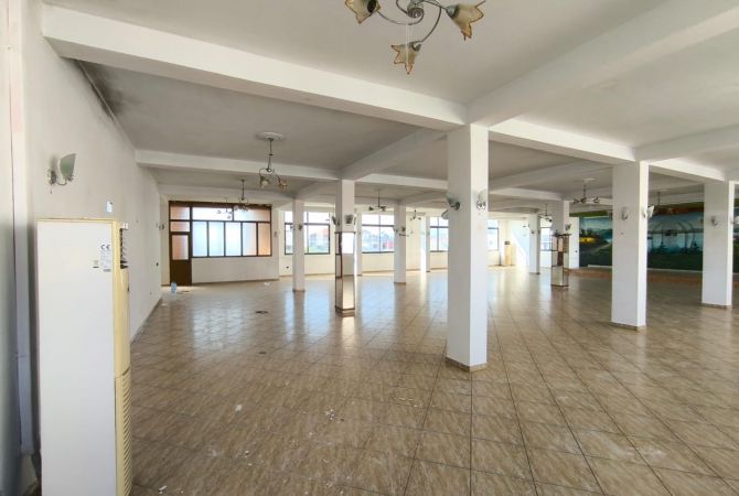 Ambjent biznesi me qera 1+1 ne Tirane - 4,000 Euro