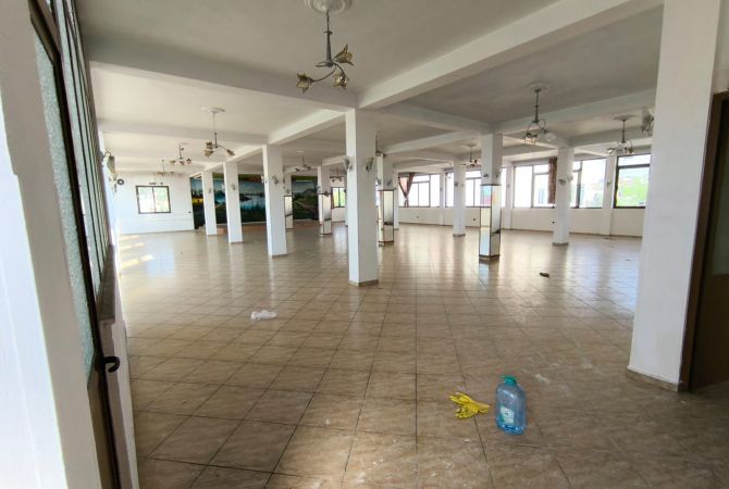 Business Property for Rent 1+1 in Tirana - 4,000 Euro