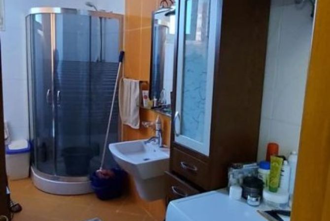 Shtepi me qera Apartament ne Tirane, 2+1, Mobilimi E mobiluar, Pagesa 650  Euro.