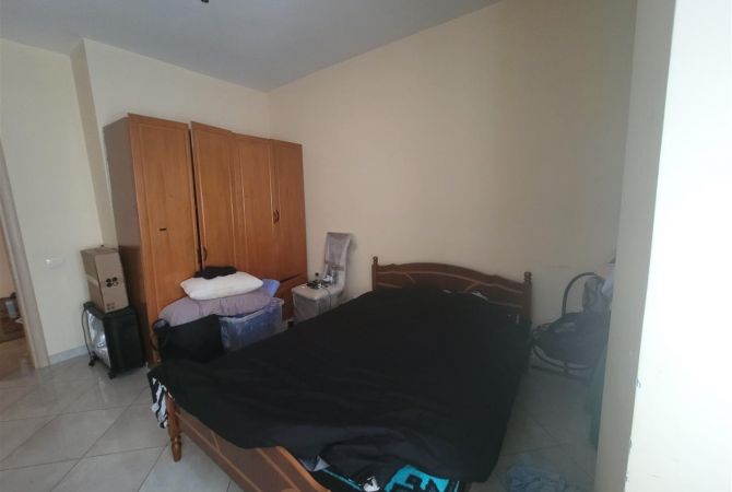 Shtepi ne shitje Apartament ne Tirane, 2+1, Mobilimi Bosh, pa mobiluar, Pagesa 145,000  Euro.