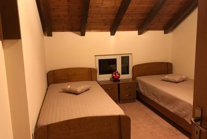 Shtepi me qera Shtepi Private ne Tirane, 3+1, Mobilimi E mobiluar, Pagesa 550  Euro.