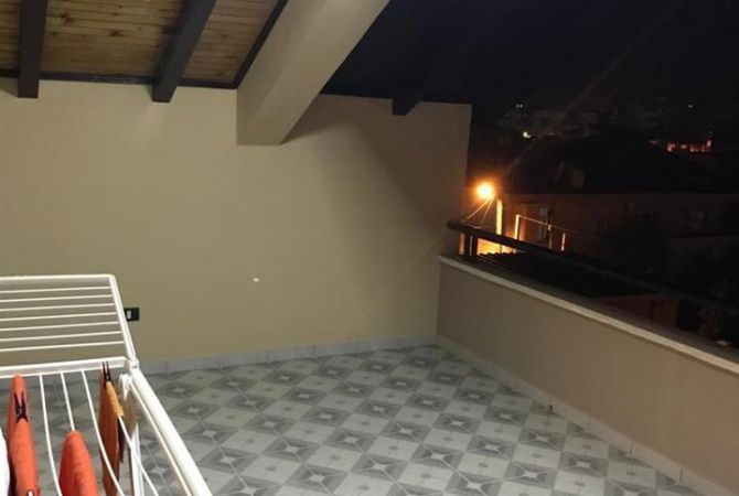 Shtepi me qera Shtepi Private ne Tirane, 3+1, Mobilimi E mobiluar, Pagesa 550  Euro.