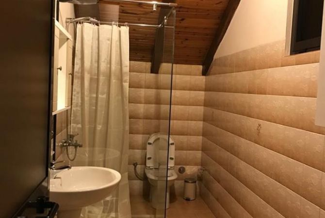 Shtepi me qera Shtepi Private ne Tirane, 3+1, Mobilimi E mobiluar, Pagesa 550  Euro.