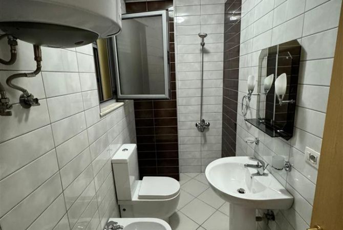 Shtepi me qera 3+1 ne Tirane - 1,000 Euro