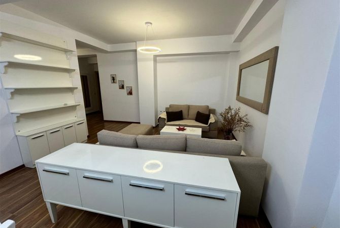 Shtepi me qera 3+1 ne Tirane - 1,000 Euro