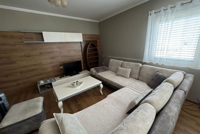 Shtepi me qera 2+1 ne Tirane - 650 Euro