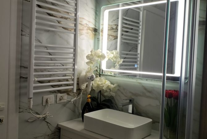 Shtepi ne shitje Apartament ne Tirane, 2+1, Mobilimi E mobiluar, Pagesa 250,000  Euro.