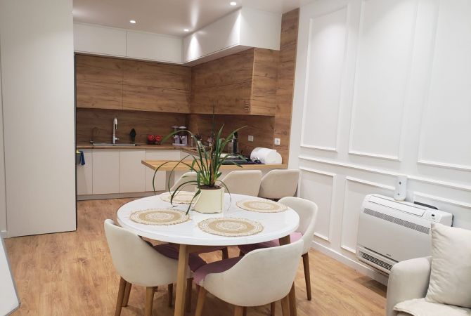 Shtepi ne shitje Apartament ne Tirane, 2+1, Mobilimi E mobiluar, Pagesa 250,000  Euro.