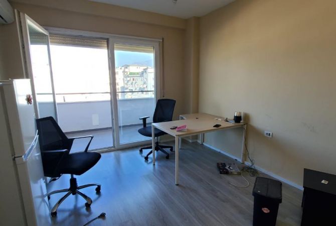 Shtepi me qera 2+1 ne Tirane - 1,000 Euro