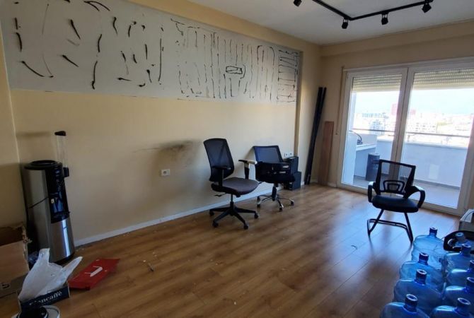 Shtepi me qera Apartament ne Tirane, 2+1, Mobilimi E mobiluar, Pagesa 1,000  Euro.