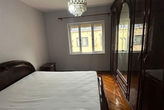 Shtepi me qera 2+1 ne Tirane - 50,000 Leke