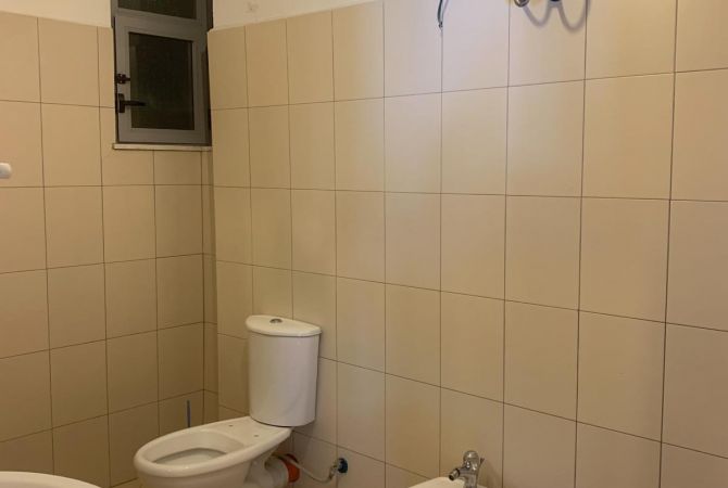 Shtepi ne shitje Apartament ne Kavaje, 2+1, Mobilimi Bosh, pa mobiluar, Pagesa 82,940  Euro.
