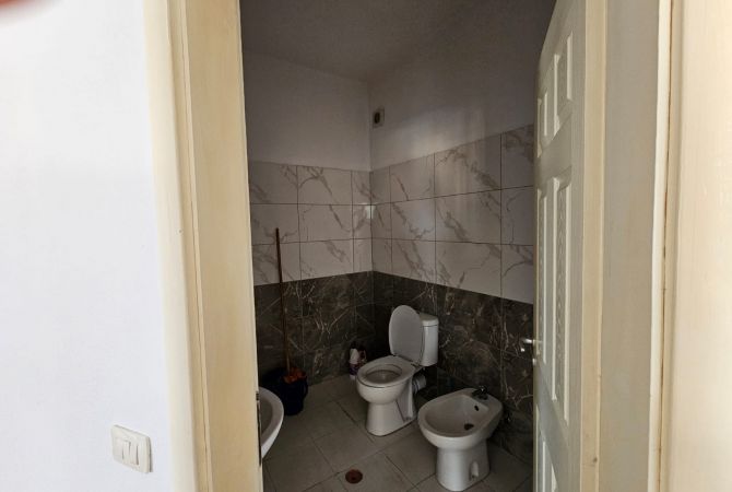 Shtepi me qera 2+1 ne Tirane - 400 Euro
