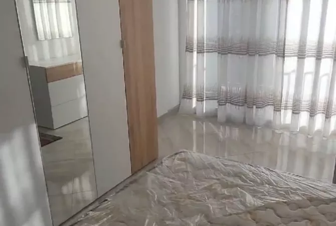 Shtepi ne shitje Apartament ne Tirane, 1+1, Mobilimi E mobiluar, Pagesa 160,000  Euro.