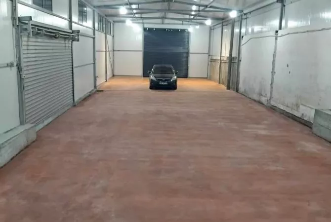 Ambient biznesi me qera 4+1 ne Tirane - 1,200 Euro