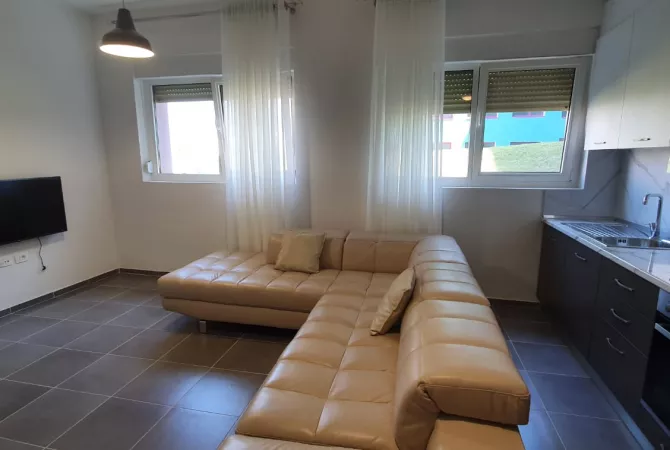 Shtepi me qera 2+1 ne Tirane - 450 Euro
