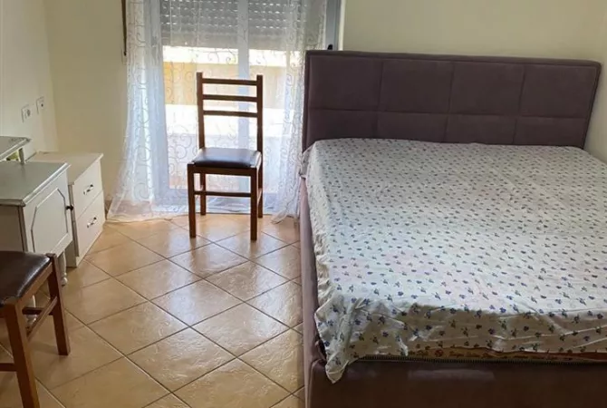 Shtepi me qera Apartament ne Tirane, 2+1, Mobilimi E mobiluar, Pagesa 50,000  Leke.