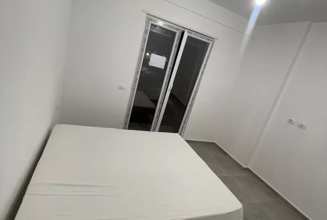 Shtepi me qera 2+1 ne Tirane - 300 Euro