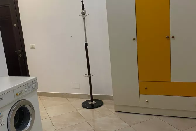 Shtepi me qera Shtepi Private ne Tirane, 1+1, Mobilimi E mobiluar, Pagesa 40,000  Leke.