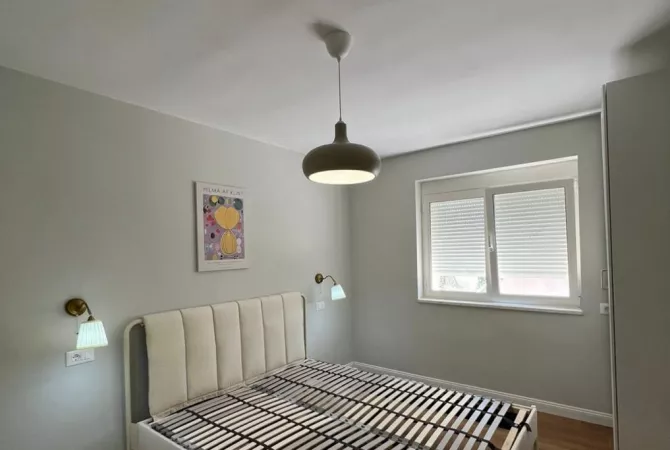 Shtepi me qera 1+1 ne Tirane - 40,000 Leke