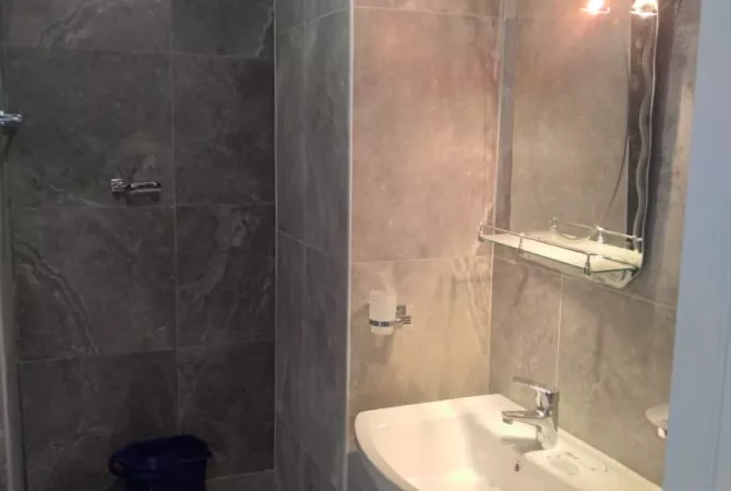 Shtepi me qera Apartament ne Tirane, 2+1, Mobilimi E mobiluar, Pagesa 500  Euro.