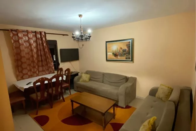 Shtepi me qera Apartament ne Tirane, 3+1, Mobilimi E mobiluar, Pagesa 500  Euro.