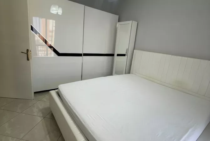 Shtepi me qera Apartament ne Tirane, 1+1, Mobilimi E mobiluar, Pagesa 500  Euro.