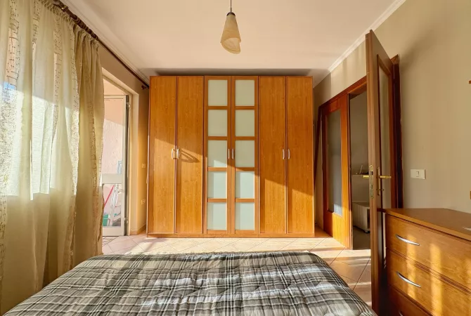 Shtepi me qera Apartament ne Tirane, 1+1, Mobilimi E mobiluar, Pagesa 600  Euro.