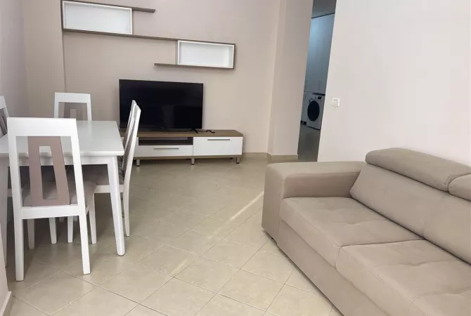 Shtepi me qera 1+1 ne Tirane - 40,000 Leke