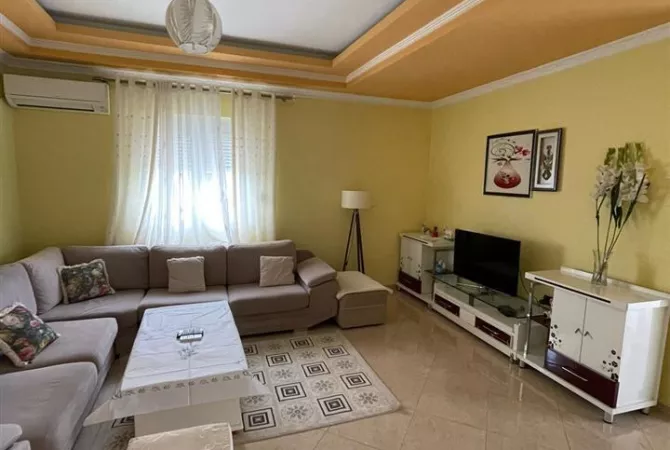 Shtepi me qera 3+1 ne Tirane - 35,000 Leke