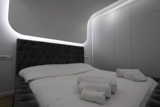 Shtepi me qera Apartament ne Tirane, Garsoniere, Mobilimi Pjeserisht e mobiluar, Pagesa 55,000  Leke.