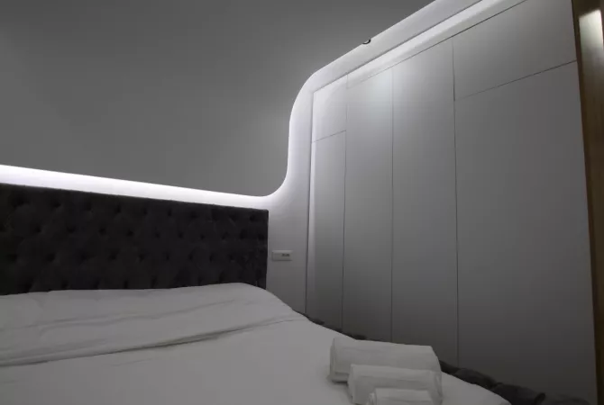 Shtepi me qera Apartament ne Tirane, Garsoniere, Mobilimi Pjeserisht e mobiluar, Pagesa 55,000  Leke.